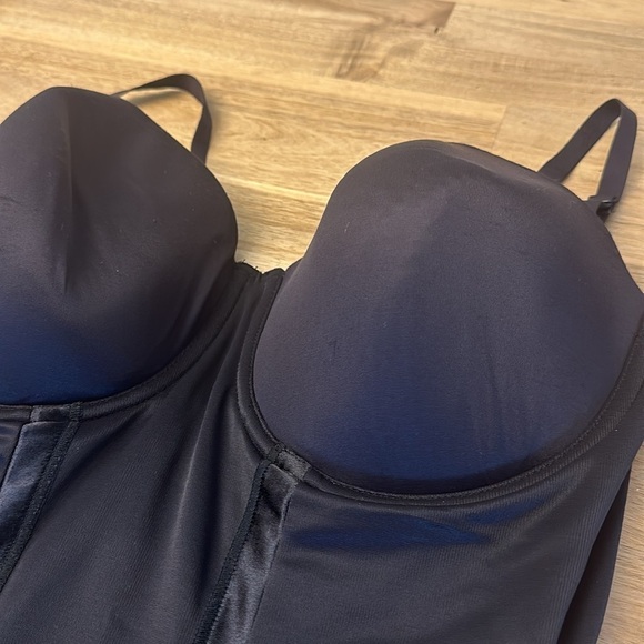 MAIDENFORM ⭐️ firm tummy control shapewear - Picture 5 of 11